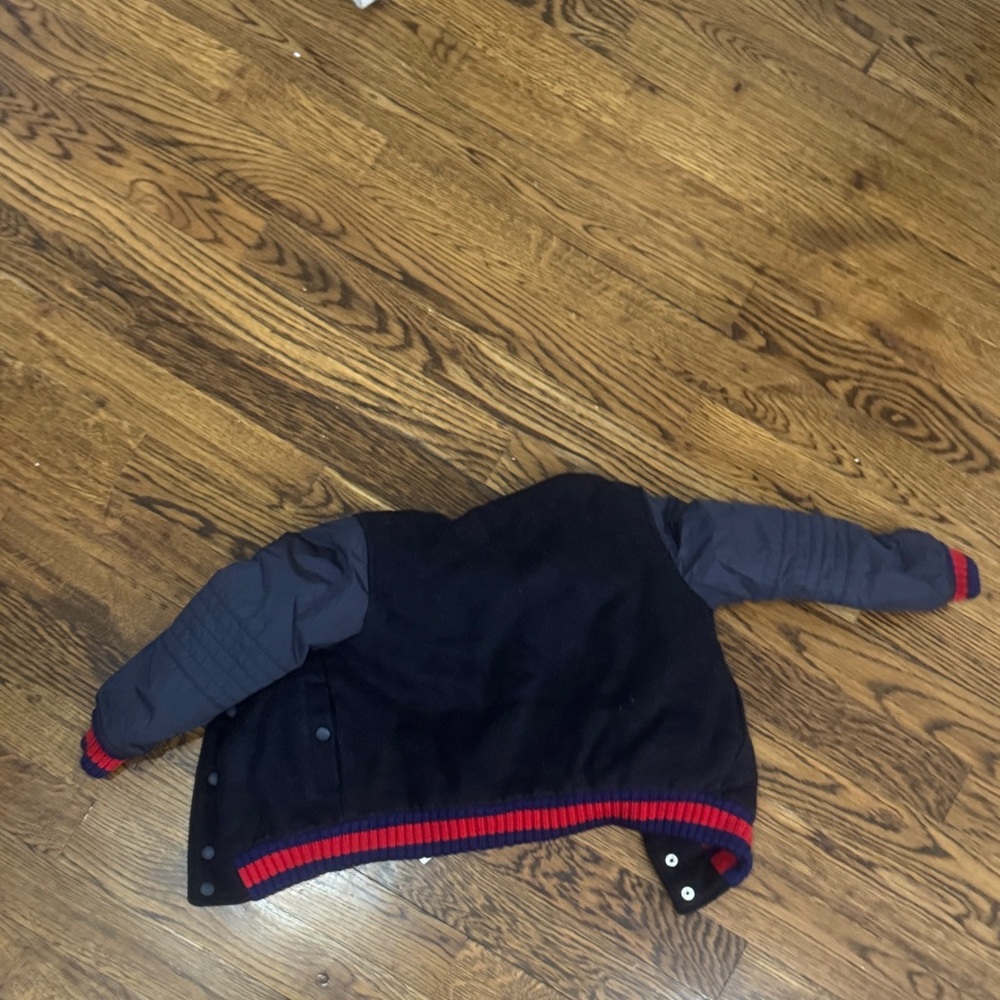 Gucci Kids Navy and Red Puffer Jacket - Picture 4 of 5